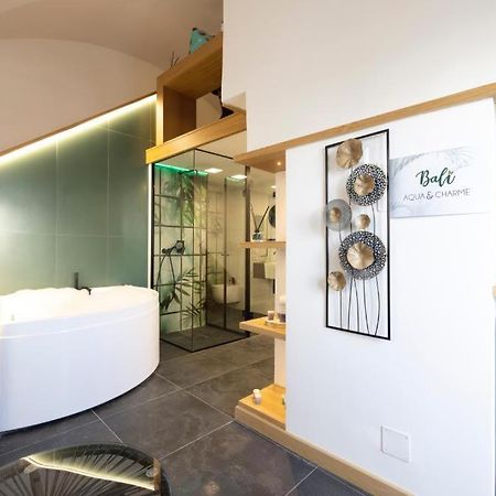 Bali Aqua&Charme Bed & Breakfast Gaeta Luaran gambar