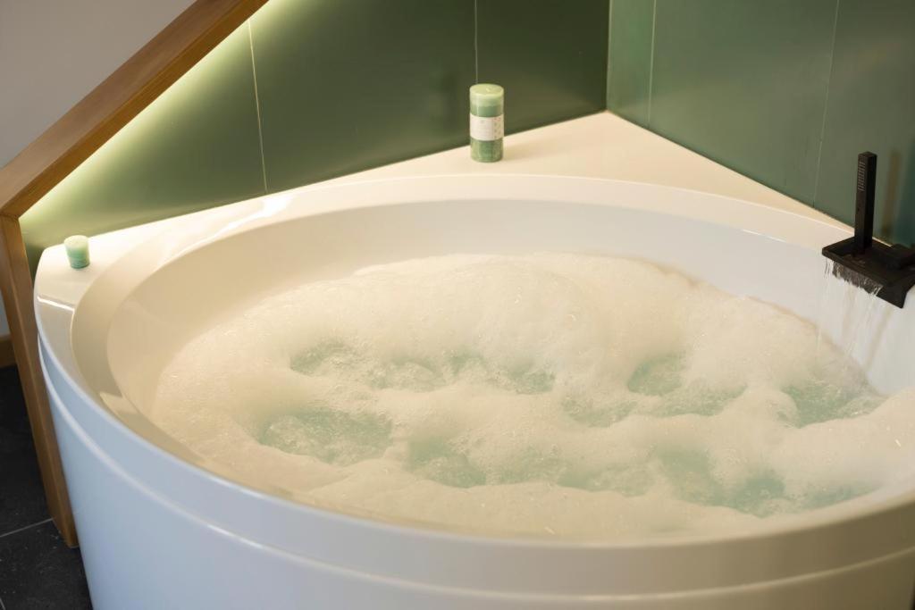Bali Aqua&Charme Bed & Breakfast Gaeta Luaran gambar