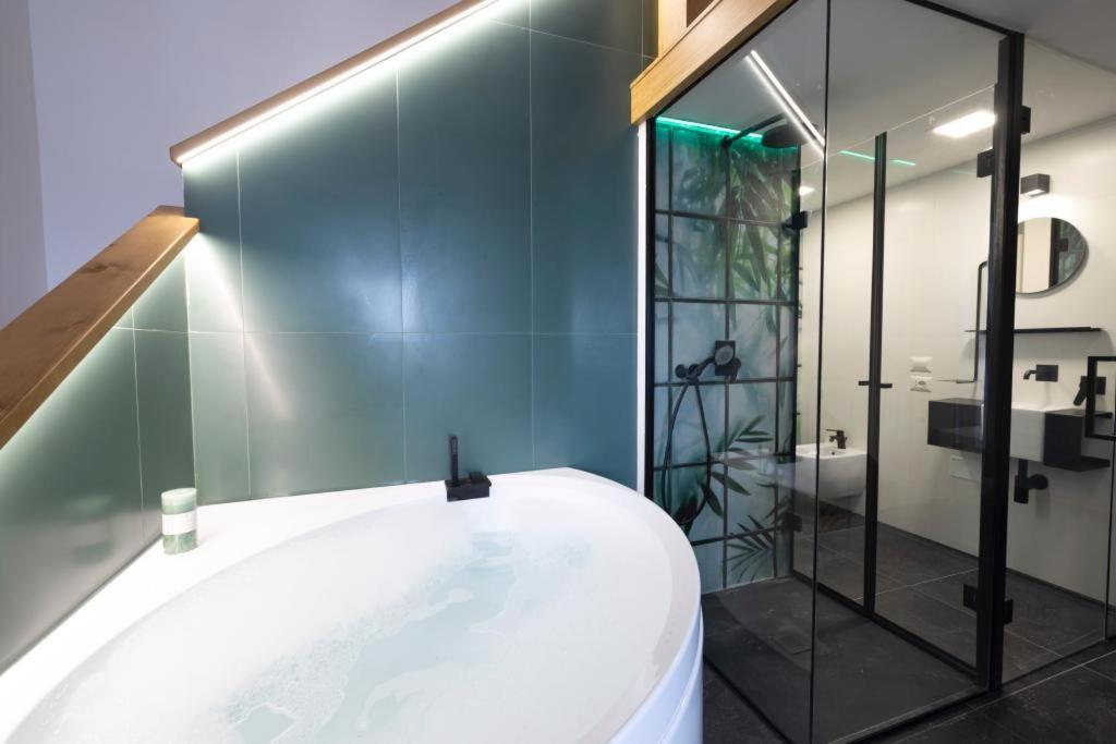 Bali Aqua&Charme Bed & Breakfast Gaeta Luaran gambar