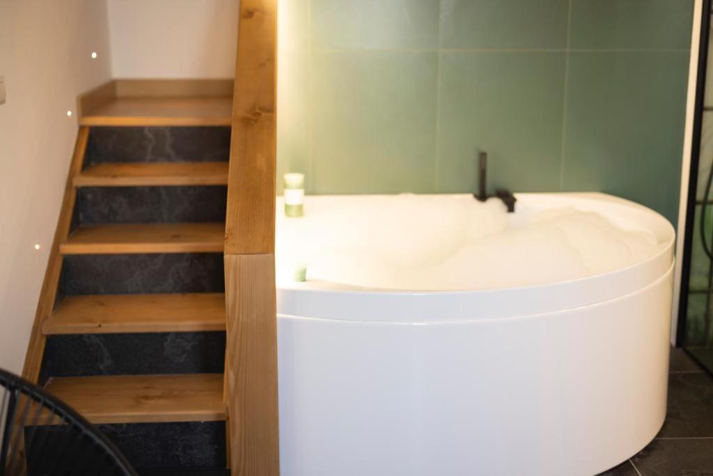 Bali Aqua&Charme Bed & Breakfast Gaeta Luaran gambar